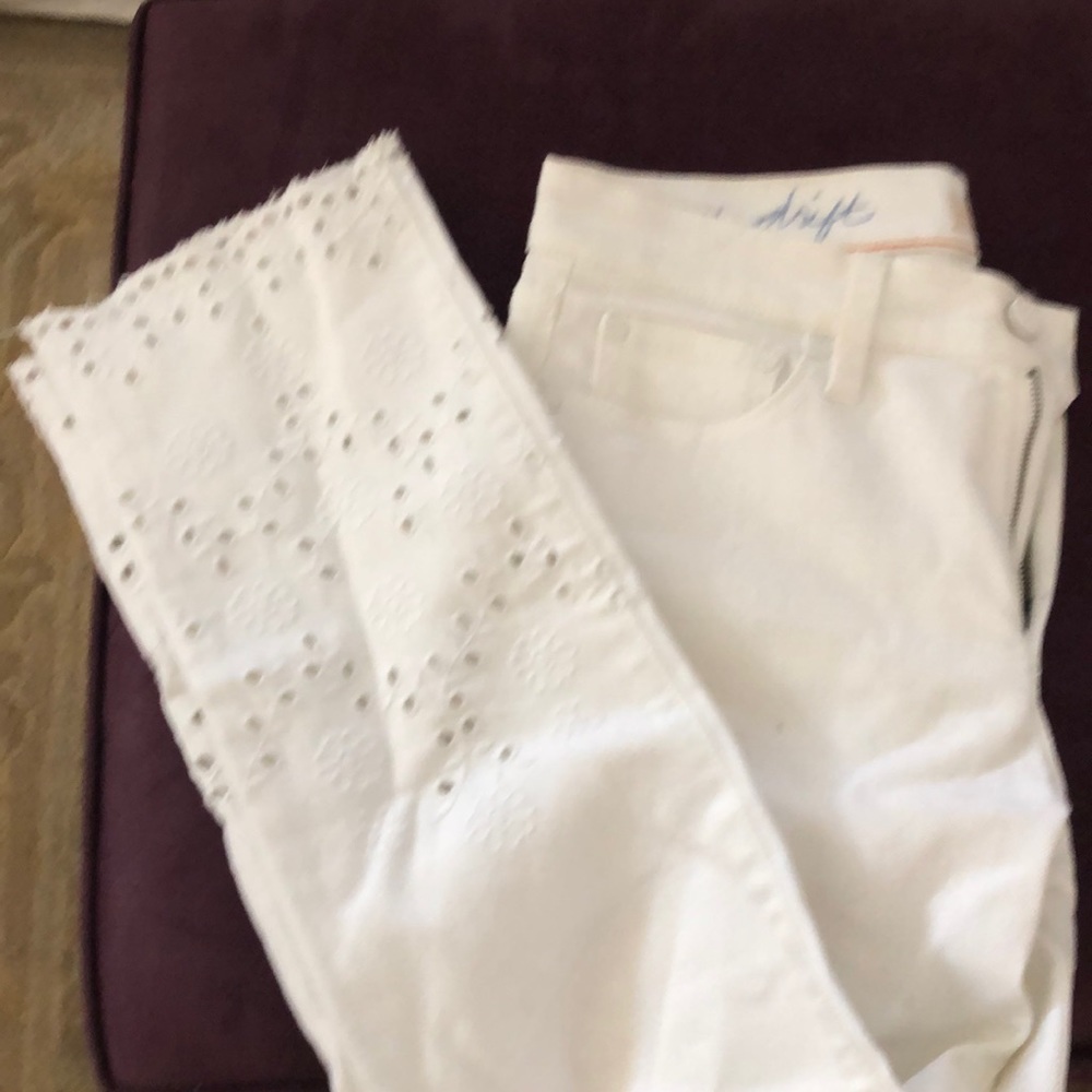 Tory Burch Eyelet detained cropped jeans